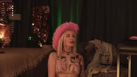 kinkylina_ online show from February 9, 2025, 7:19 pm