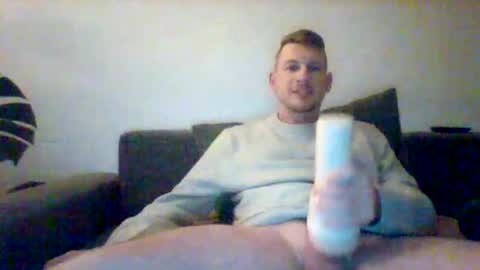 Snapshot of kinkylionboy chatting on December 4, 2025, 8:50 pm kinkylionboy online show from December 4, 2025, 8:50 pm