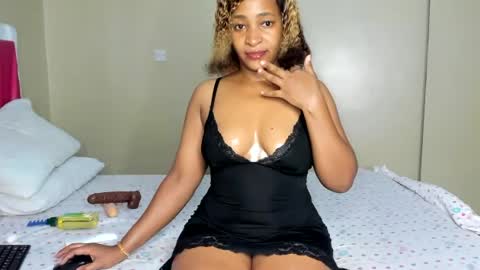 Snapshot of kinkylyla chatting on July 3, 2026, 7:26 am Kinky online show from July 3, 2026, 7:26 am