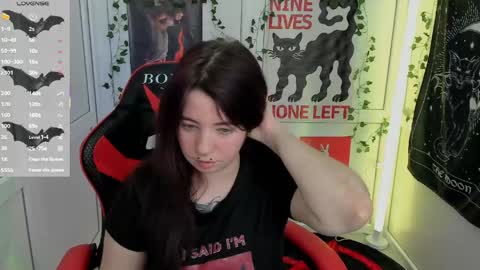 Snapshot of kinkysuka_ chatting on May 22, 2026, 12:22 pm meow online show from May 22, 2026, 12:22 pm