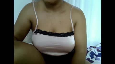 Snapshot of kinkyxxjuice chatting on November 4, 2025, 6:45 am kinkyxxjuice online show from November 4, 2025, 6:45 am