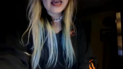 Snapshot of kipsy420 chatting on September 18, 2025, 7:10 am Kipsy Rose online show from September 18, 2025, 7:10 am