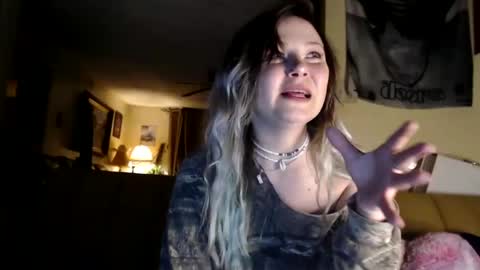 Snapshot of kipsy420 chatting on September 23, 2025, 12:46 am Kipsy Rose online show from September 23, 2025, 12:46 am