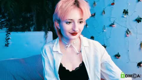 Kira online show from April 24, 2026, 8:55 pm