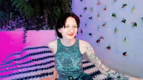 Snapshot of kira__cutie chatting on June 19, 2026, 9:18 pm Kira online show from June 19, 2026, 9:18 pm
