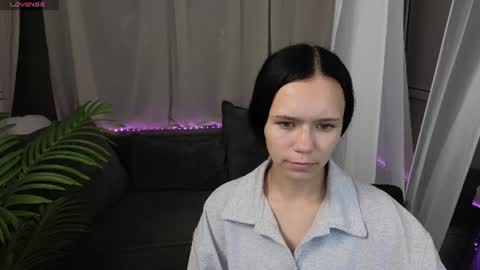 Snapshot of kira_bliss_ chatting on June 24, 2026, 1:37 am kira_bliss_ online show from June 24, 2026, 1:37 am