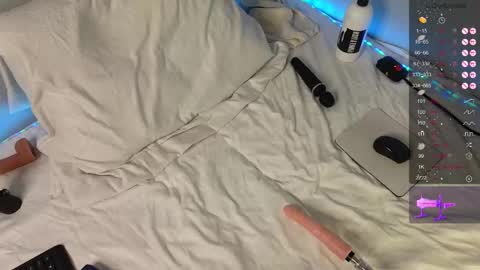 Snapshot of kira_briis chatting on March 2, 2025, 8:16 am Kira Briis online show from March 2, 2025, 8:16 am