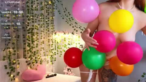 Snapshot of kira_briis chatting on November 17, 2025, 1:06 pm Kira Briis online show from November 17, 2025, 1:06 pm