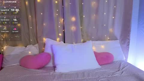 Kira Briis online show from April 29, 2026, 5:30 pm