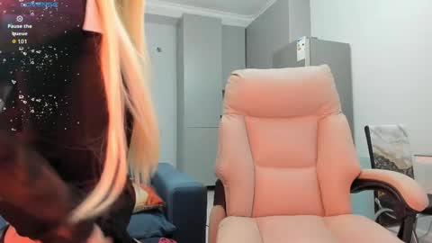 Snapshot of kira_dream17 chatting on April 18, 2026, 2:43 pm Kira online show from April 18, 2026, 2:43 pm