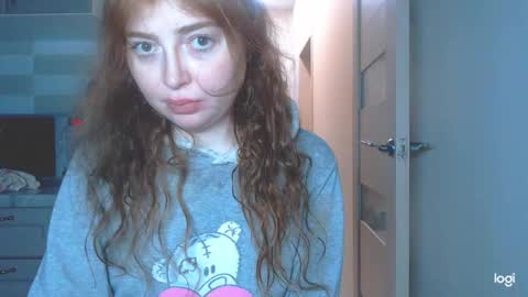 Snapshot of kira_foxy_ chatting on December 16, 2025, 12:32 pm Kira online show from December 16, 2025, 12:32 pm