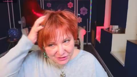 Kira Kennet online show from April 22, 2026, 6:42 pm