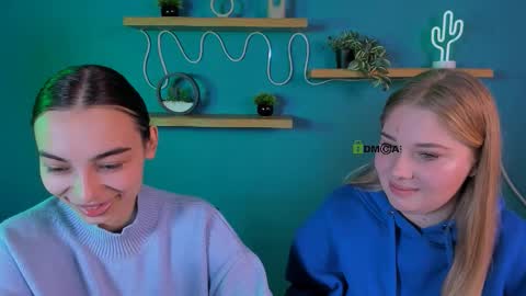 Snapshot of kira_light__ chatting on October 22, 2025, 9:20 am kira_light__ online show from October 22, 2025, 9:20 am