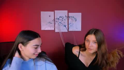 Snapshot of kira_light__ chatting on October 29, 2025, 12:18 pm kira_light__ online show from October 29, 2025, 12:18 pm