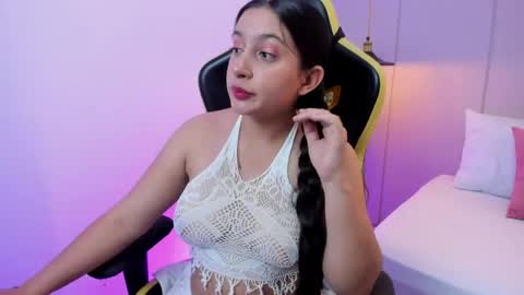 Snapshot of kira_relish chatting on June 1, 2026, 11:23 am K I R A online show from June 1, 2026, 11:23 am