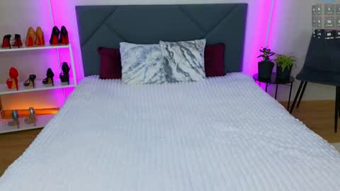 Snapshot of kira_sexxx chatting on February 27, 2025, 9:54 am Kira online show from February 27, 2025, 9:54 am