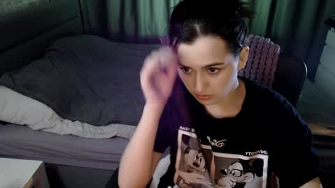 Snapshot of kira_yammy chatting on December 31, 2024, 9:50 pm Kira follow me online show from December 31, 2024, 9:50 pm