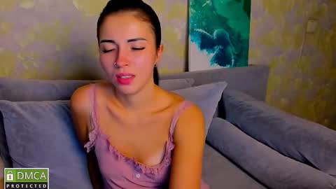 Snapshot of kiraa_sunny chatting on October 25, 2025, 6:35 pm kiraa sunny online show from October 25, 2025, 6:35 pm