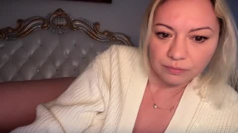 KiraDivine online show from February 15, 2025, 2:22 pm