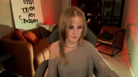 Kira online show from October 21, 2025, 5:35 pm