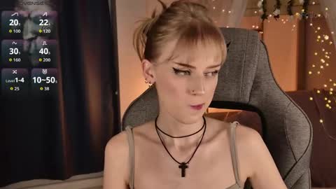 Kira online show from April 21, 2026, 1:42 am