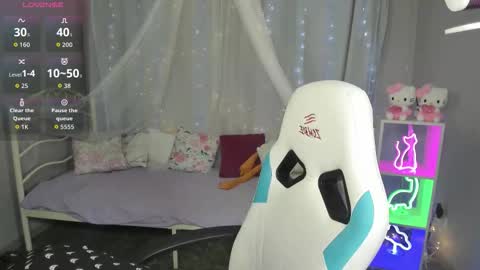 KiraParker online show from March 25, 2026, 2:56 pm