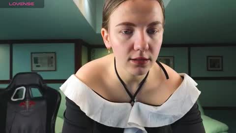  Kira  online show from February 18, 2026, 2:51 am