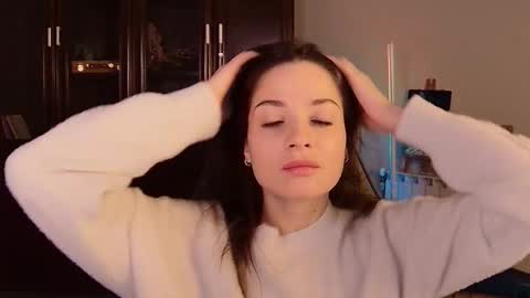 kiravair online show from November 9, 2025, 6:12 am