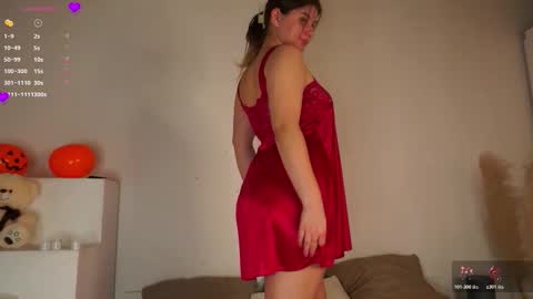 Snapshot of kirazephyr chatting on November 11, 2025, 7:08 am Kira online show from November 11, 2025, 7:08 am