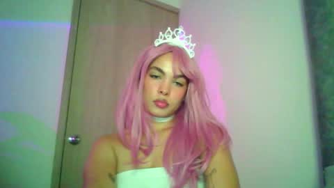 Snapshot of kiri_cute chatting on October 28, 2025, 5:00 am Kiri online show from October 28, 2025, 5:00 am