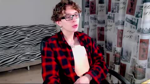 Alan online show from March 12, 2025, 6:44 pm