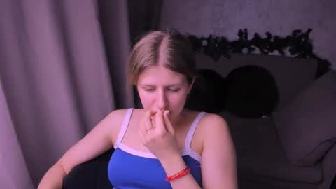 Snapshot of kirraa_ chatting on January 10, 2025, 9:10 pm Kira online show from January 10, 2025, 9:10 pm