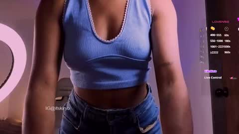 Snapshot of kiry_blossom chatting on September 14, 2025, 10:53 pm See you in a few minutes today December 1st. online show from September 14, 2025, 10:53 pm