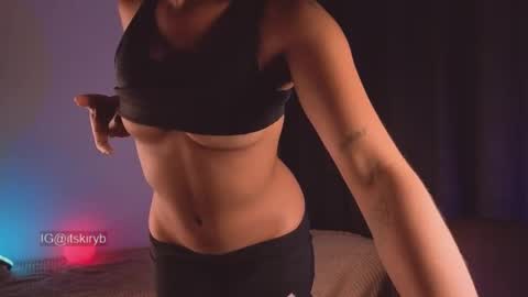 Snapshot of kiry_blossom chatting on November 15, 2025, 1:25 am See you in a few minutes today December 1st. online show from November 15, 2025, 1:25 am