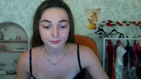 Valeria online show from November 10, 2025, 3:33 pm