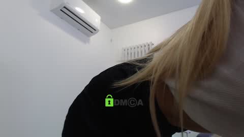 Snapshot of kissabella chatting on January 21, 2025, 8:21 pm Alexandra online show from January 21, 2025, 8:21 pm