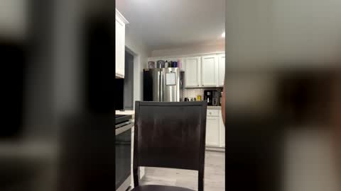 Bee online show from March 12, 2026, 4:29 am