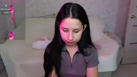 Hot Eva online show from May 18, 2026, 4:18 am