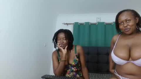 Snapshot of kisses_galore chatting on July 7, 2026, 8:13 pm kisses_galore online show from July 7, 2026, 8:13 pm