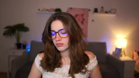 Sisi online show from February 24, 2026, 2:15 pm