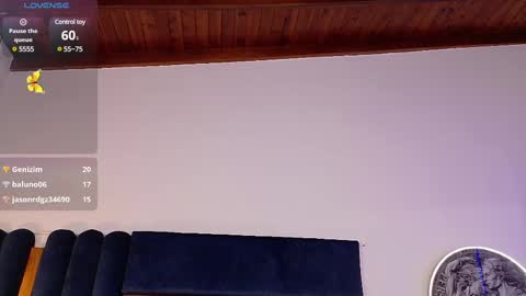 Kissing Company online show from February 27, 2025, 8:28 am