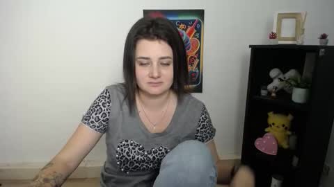 kissleoxx online show from September 9, 2025, 2:49 pm