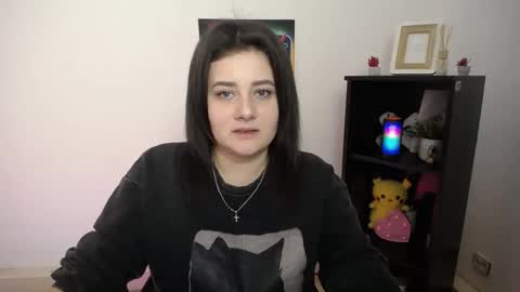 kissleoxx online show from October 13, 2025, 1:44 pm