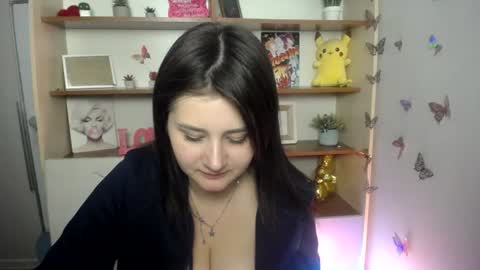 Snapshot of kissleoxx chatting on June 17, 2026, 12:07 pm kissleoxx online show from June 17, 2026, 12:07 pm