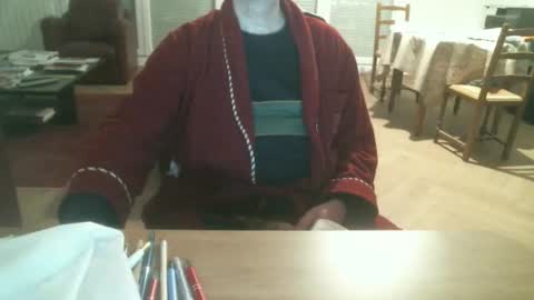 Snapshot of kisslog1 chatting on November 16, 2025, 3:50 pm kisslog1 online show from November 16, 2025, 3:50 pm