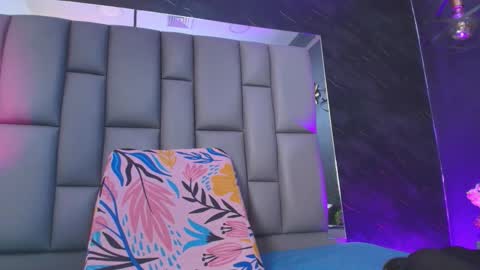 Snapshot of kissme_luna chatting on November 24, 2025, 7:02 pm BELLA FLAME online show from November 24, 2025, 7:02 pm