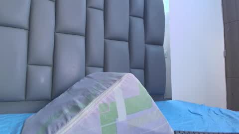 BELLA FLAME online show from January 10, 2026, 7:04 pm