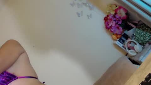 Snapshot of kissmebetter chatting on December 14, 2024, 5:47 pm Saint Onicka online show from December 14, 2024, 5:47 pm