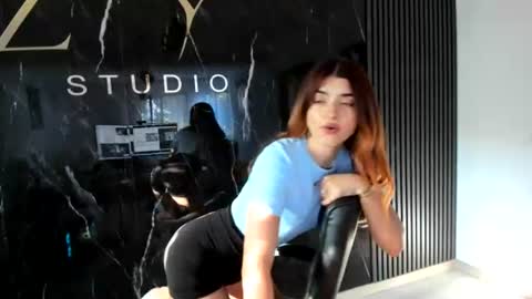 KissMyMissy  online show from August 4, 2026, 3:25 pm