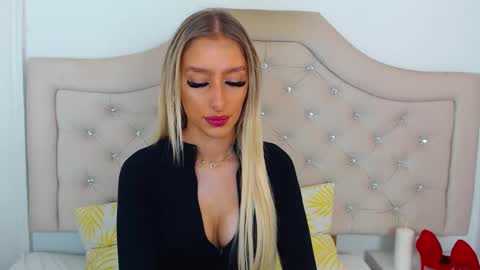 Snapshot of kissnatalie chatting on November 21, 2025, 9:52 am Natalie online show from November 21, 2025, 9:52 am